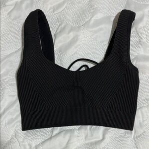 Fabletics seamless Black Ribbed Sports Bra size medium